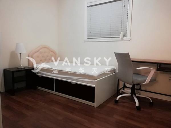 260510094953_small bedroom.jpg